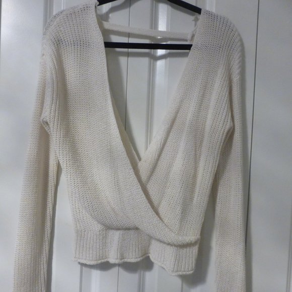 FOREVER 21 cream white long sleeve deep v-neck sweater - Picture 1 of 9